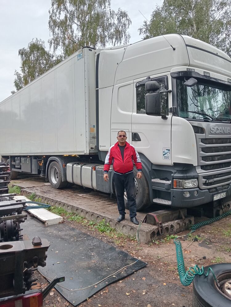  46276002  Polad, 44 ,    