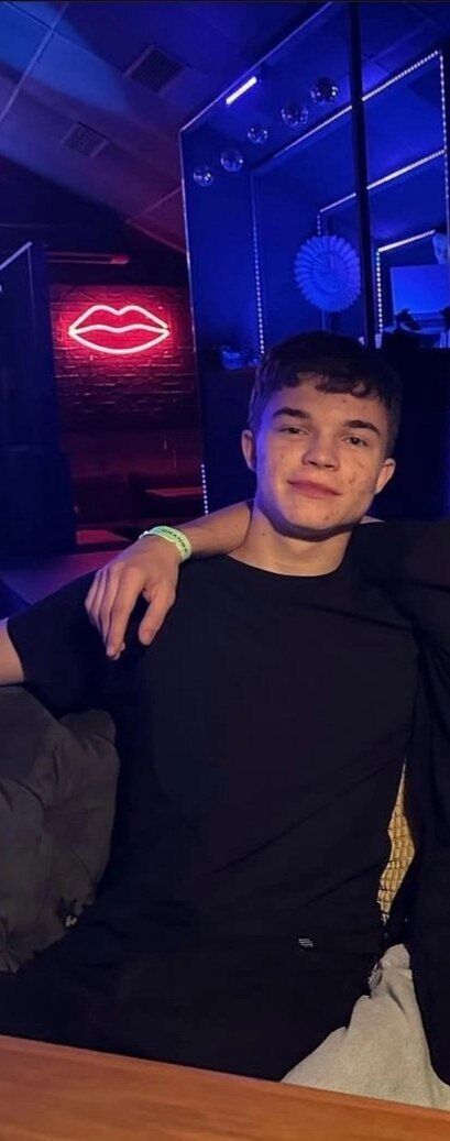  53681272  Ruslan, 21 ,    