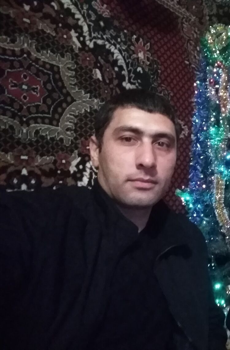  ,   Armen, 35 ,   ,   , c 