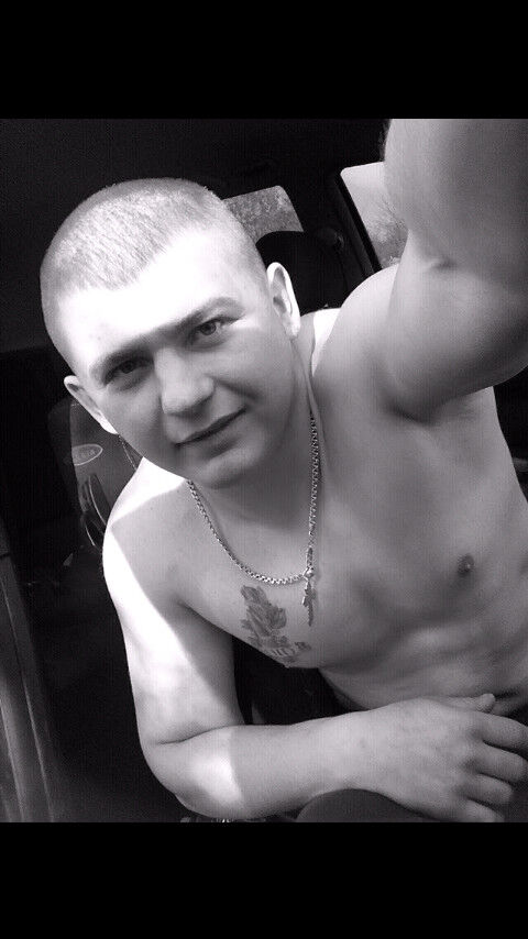  18527302  Vlad, 30 ,    
