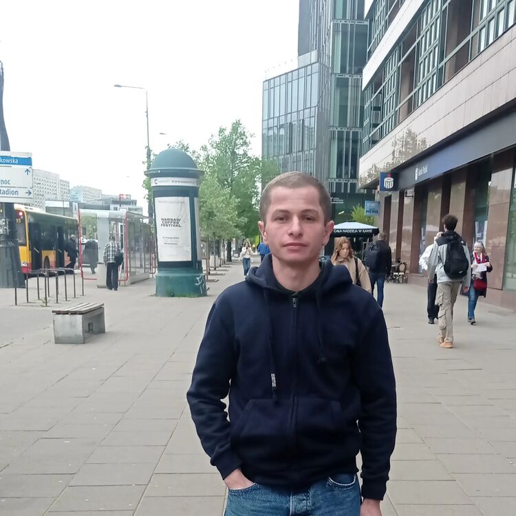  54162512  Irakli, 31 ,    