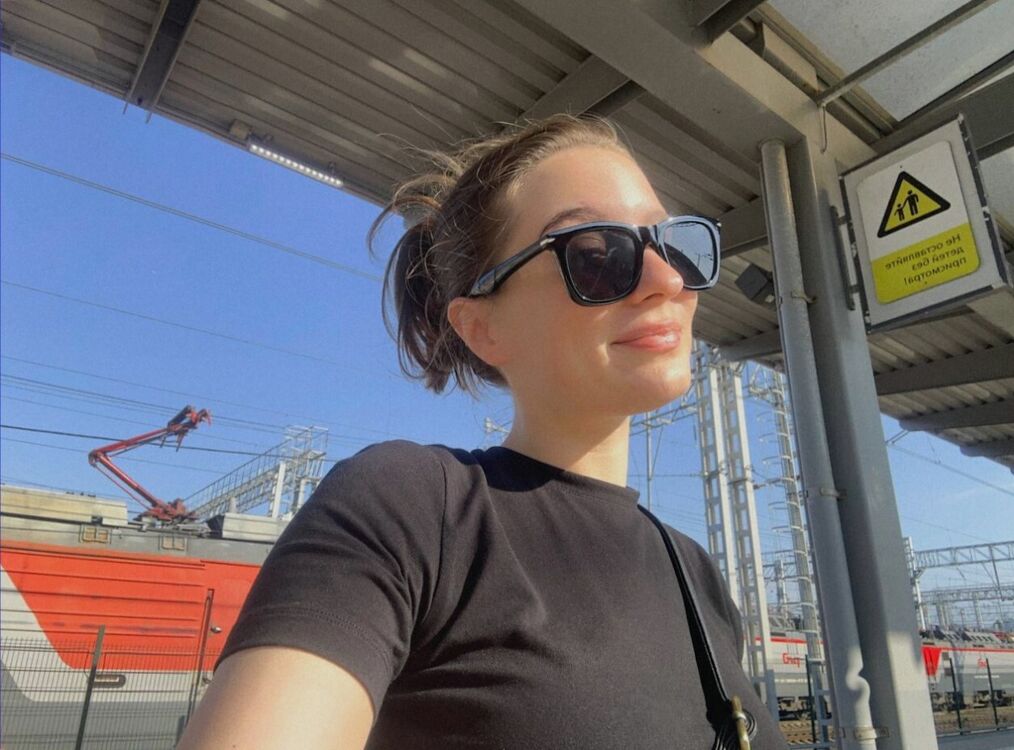  53017982  , 28 ,    