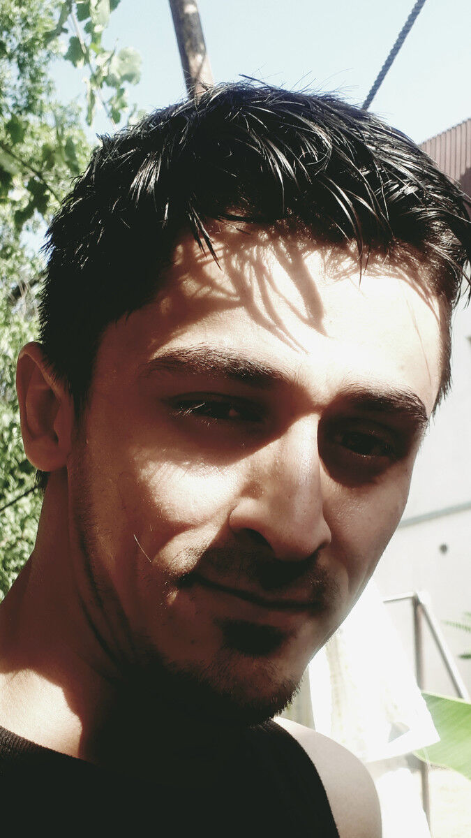  ,   Parviz, 35 ,   , 