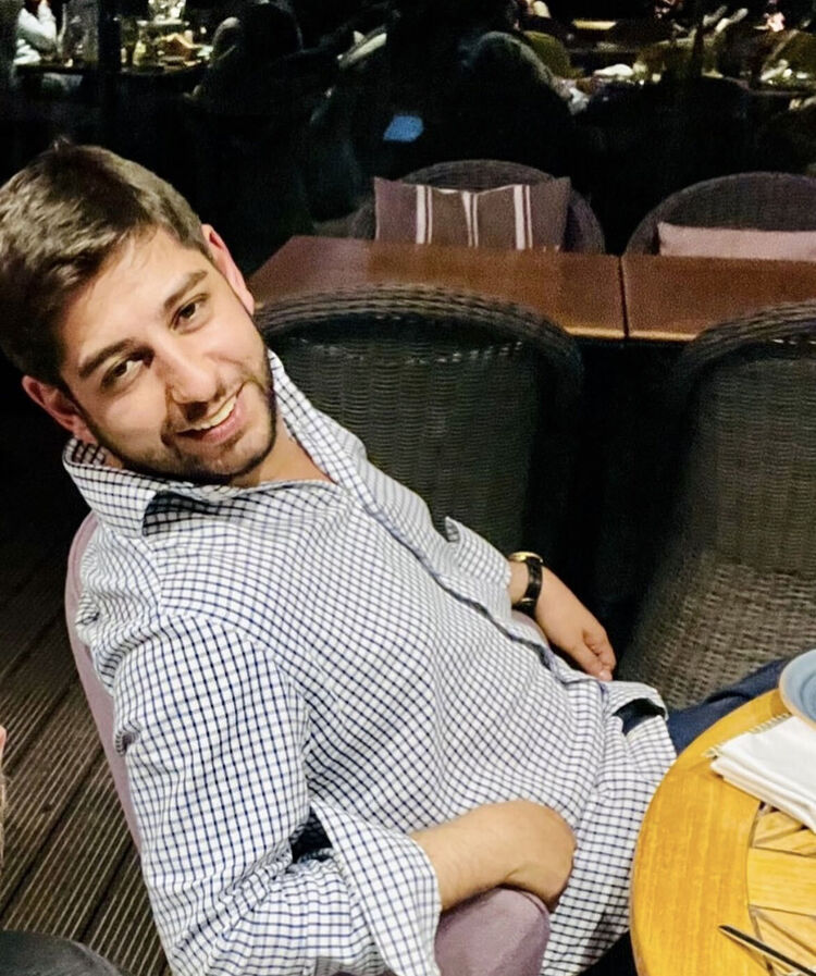  27149382  George, 33 ,    