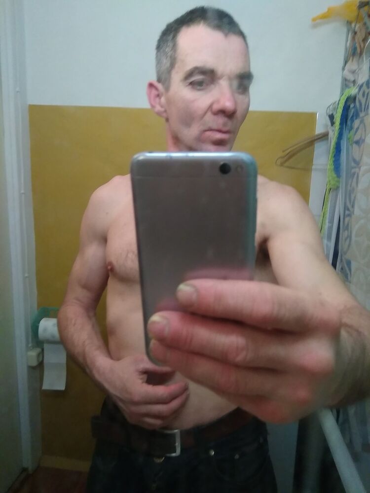  15003192  Robert, 48 ,    