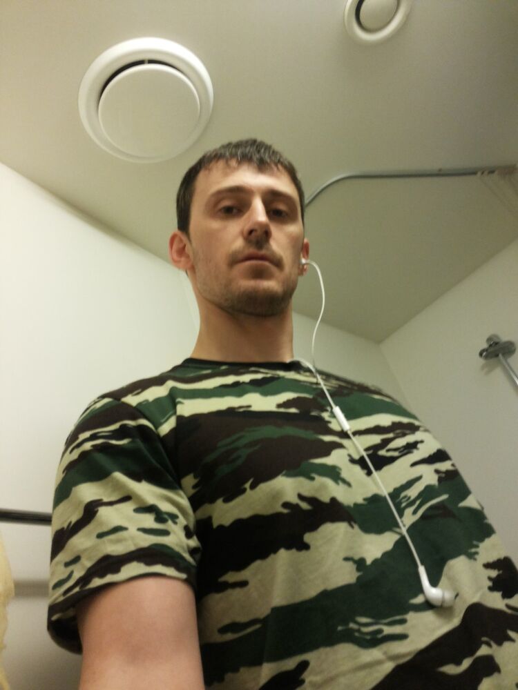  ,   Nikola, 45 ,   