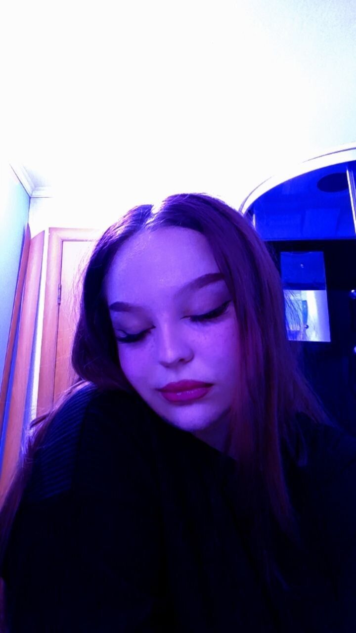  ,   Veronika, 20 ,   c 