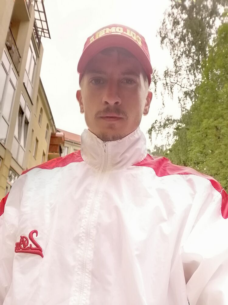  26677352  Vittorio, 29 ,    