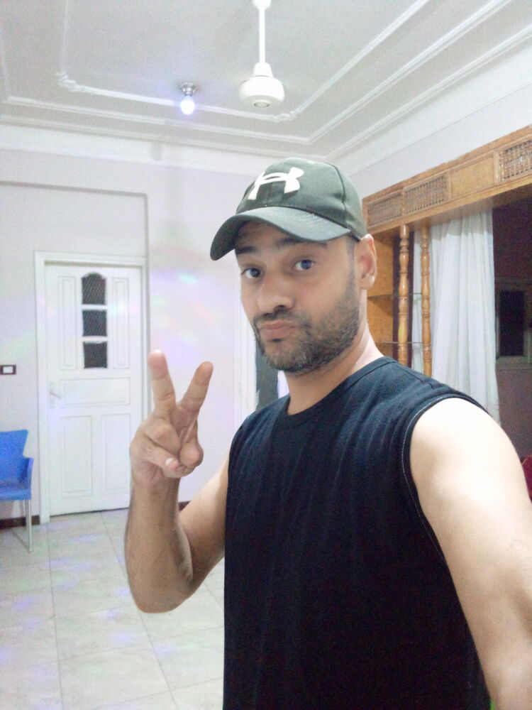  23936082  Wael hamoda, 44 ,    