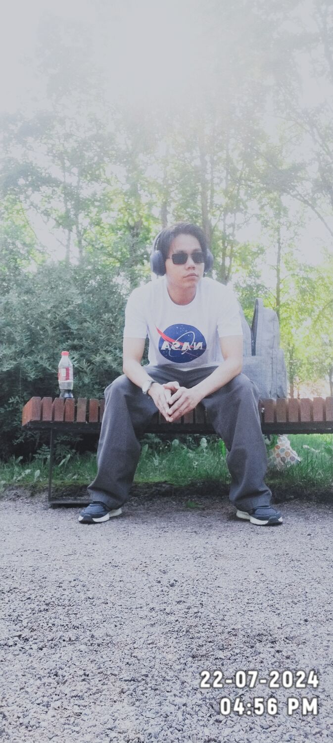  44953132  Hua, 27 ,    -