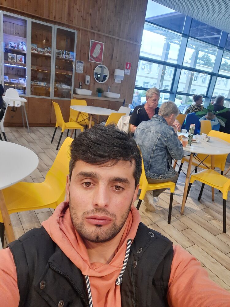  31063352  , 37 ,    