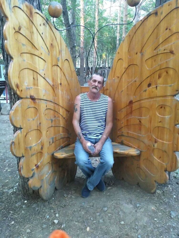  36651682  Mikhail, 60 ,    