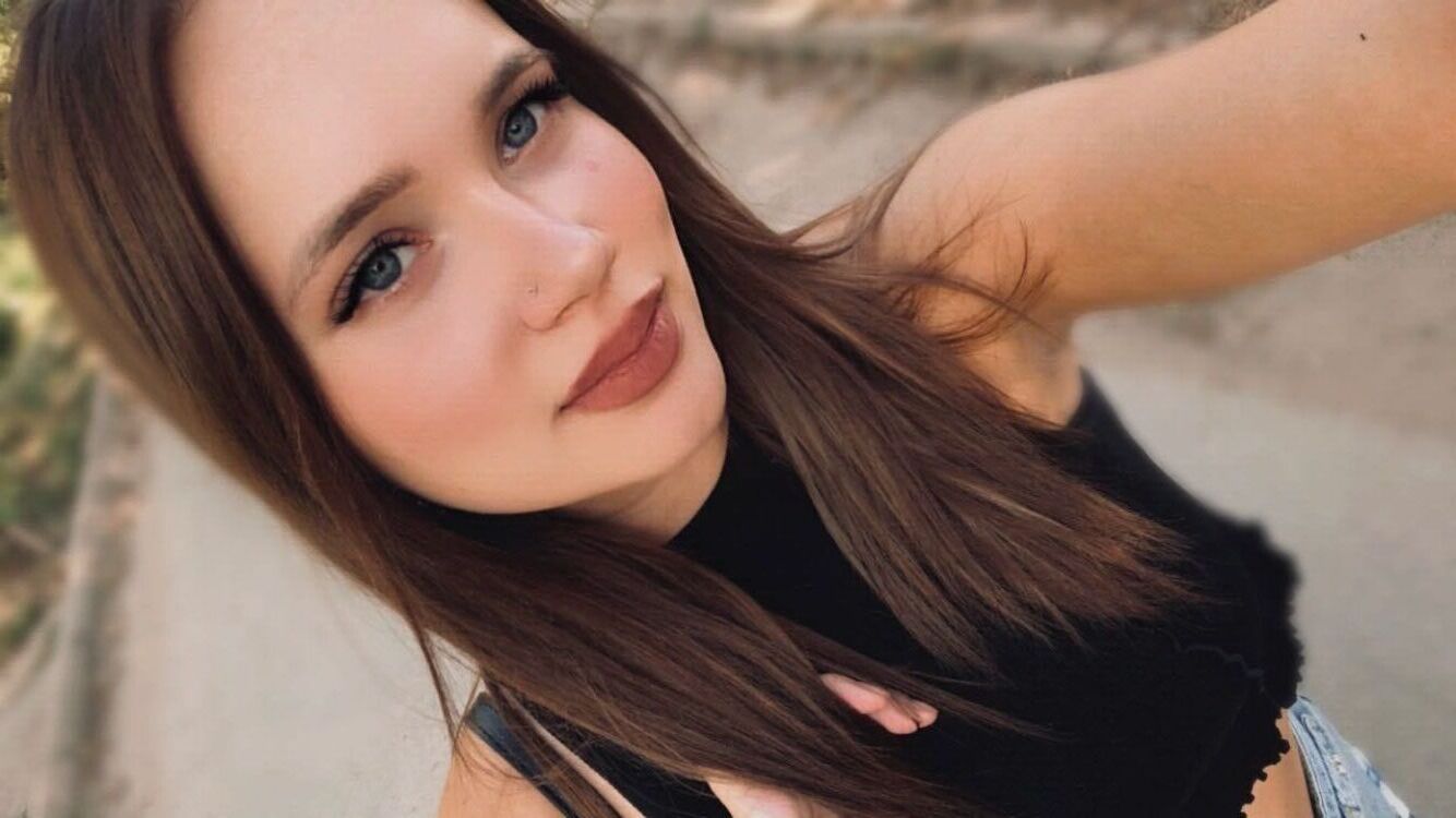  37624622  Dana, 21 ,    