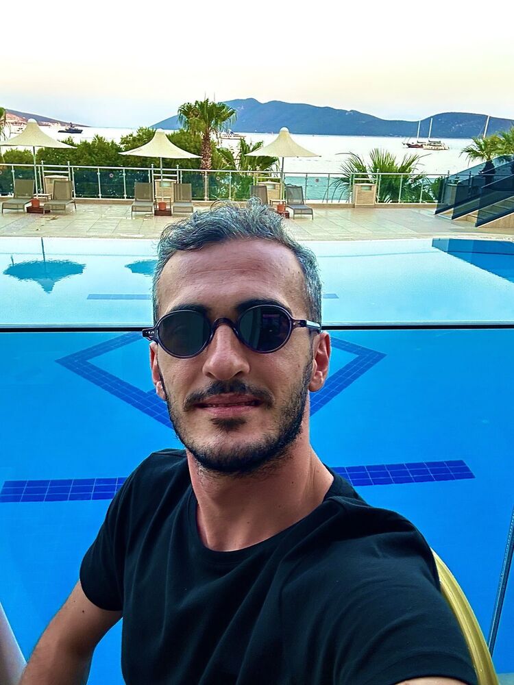  44265512  Zayn, 30 ,    