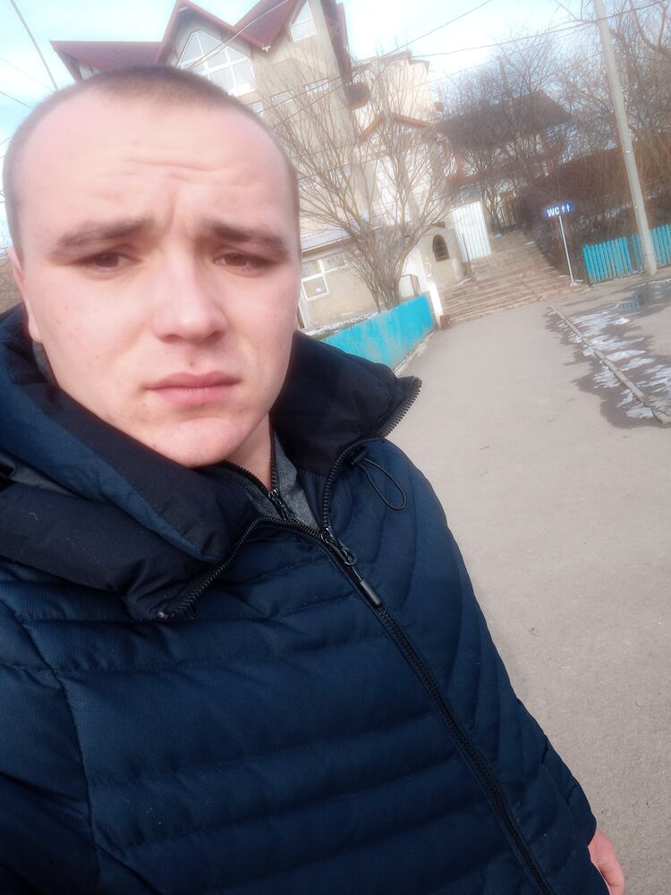 47956842  Gheorghe, 28 ,    