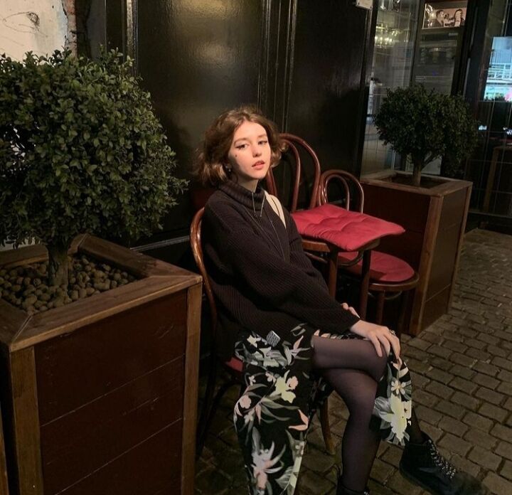  --,   , 23 ,   