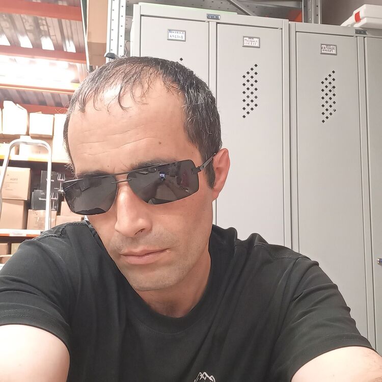  46692942  , 40 ,    