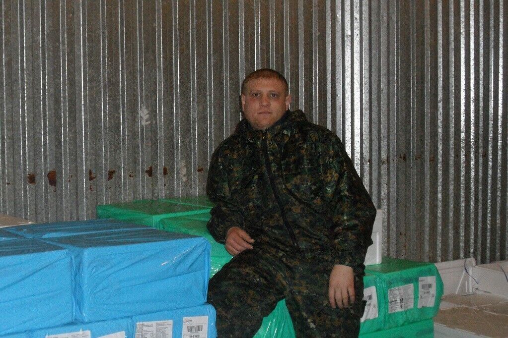  46308482  Serghei, 42 ,    