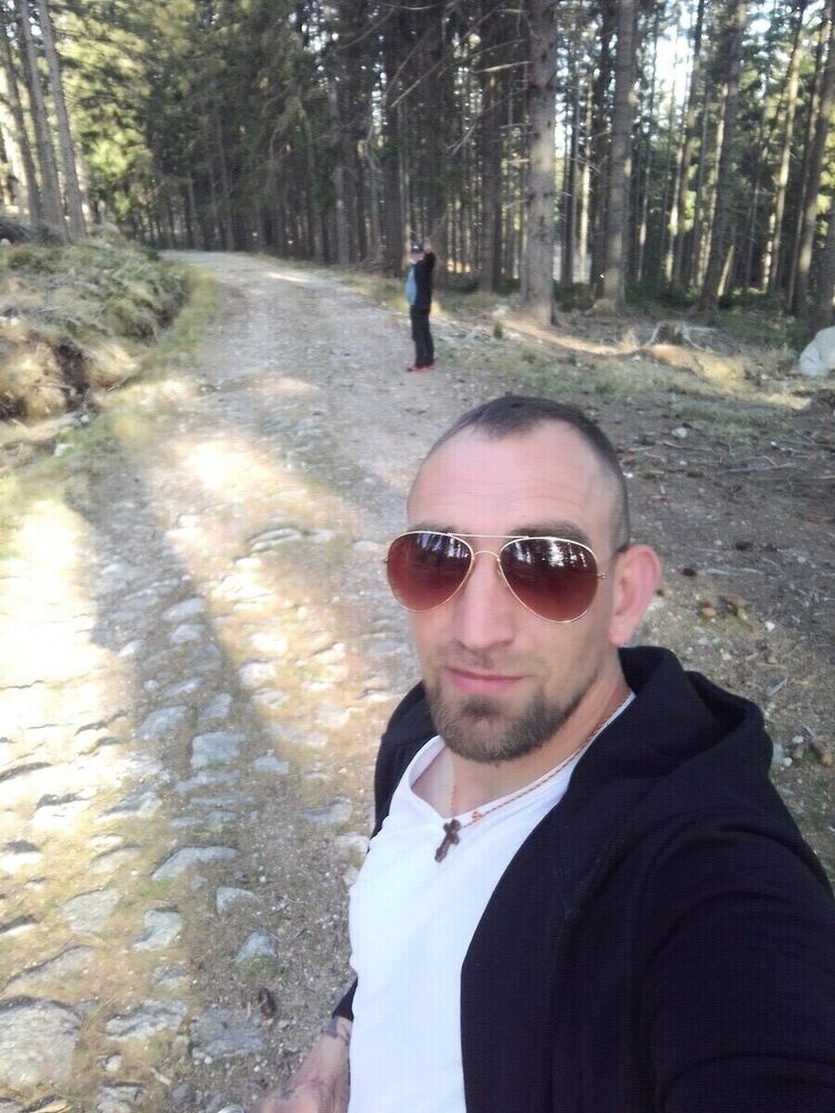  ,   Andrii, 42 ,   ,   , c 