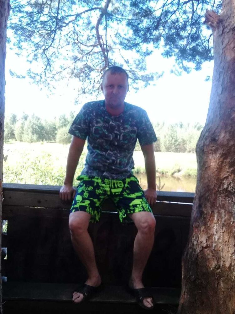  23167282  Aleksei, 44 ,    