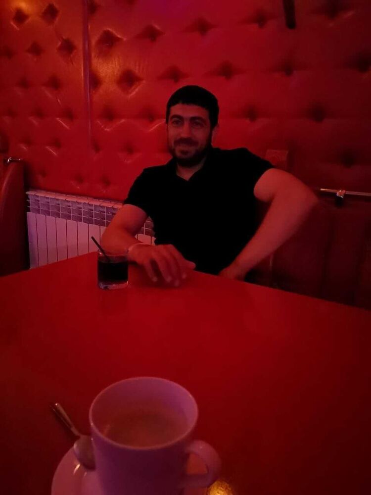  35524502  Andranik, 35 ,    