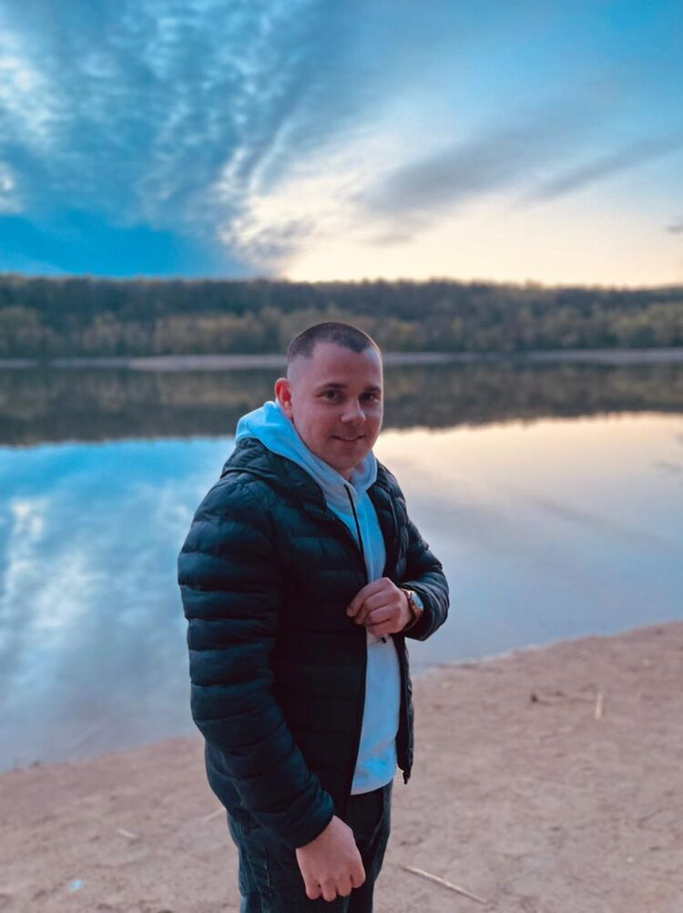  45633172  Artem, 29 ,    