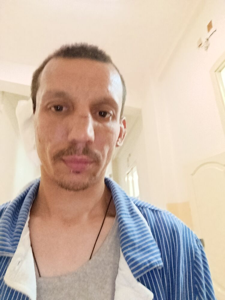  44237022  , 37 ,    