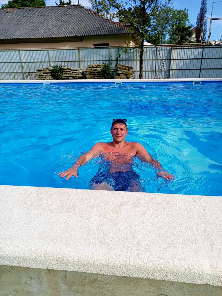 43588262  Andrey, 37 ,     