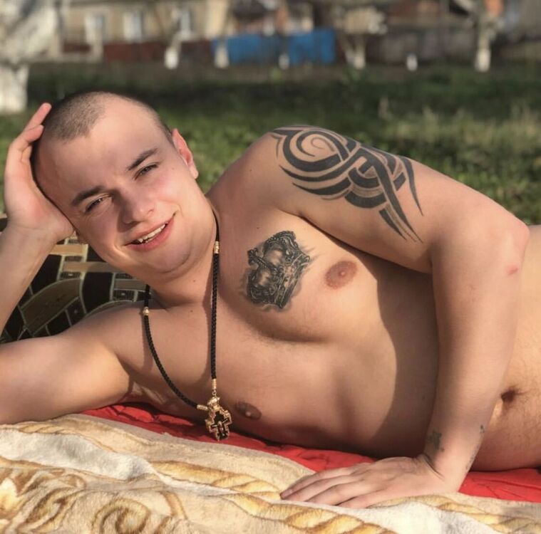  41090492  Daniel, 42 ,    -