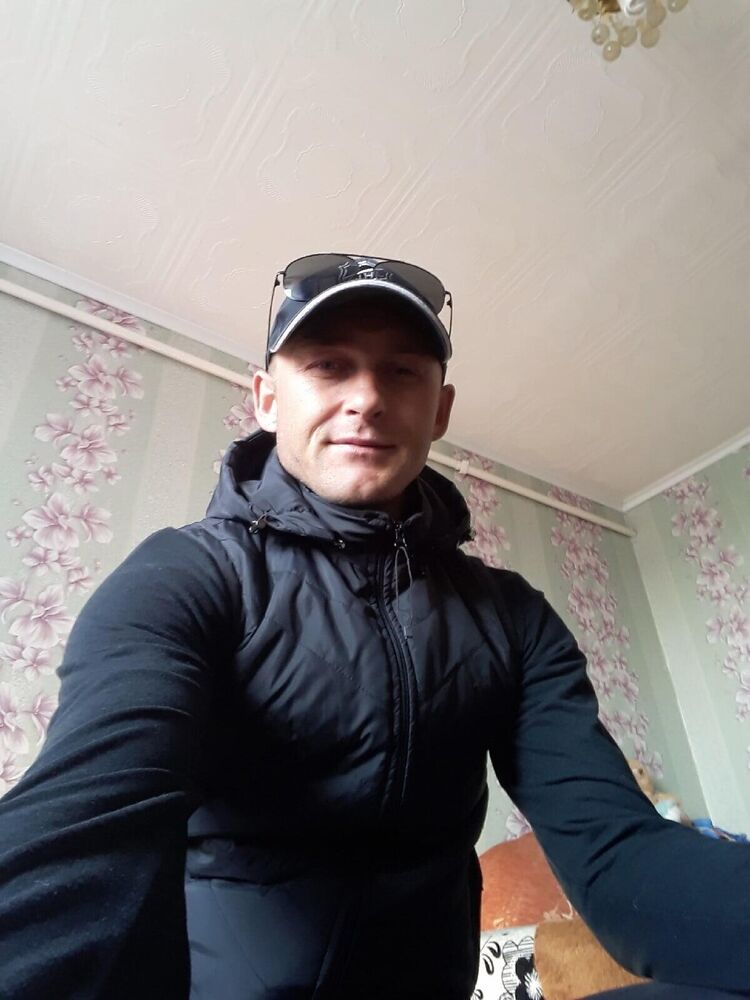 28856462  , 37 ,    