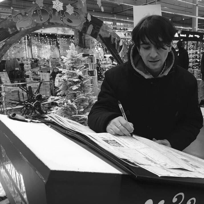  32426842  Mark, 32 ,    