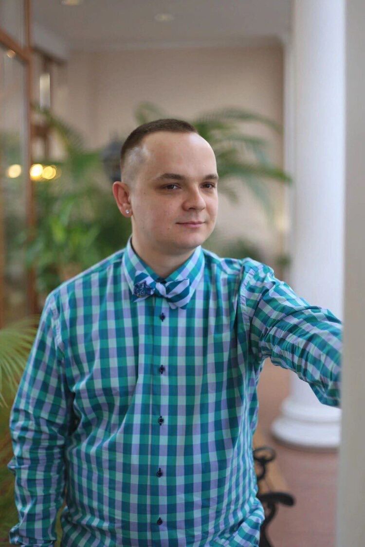  33735172  , 37 ,    -