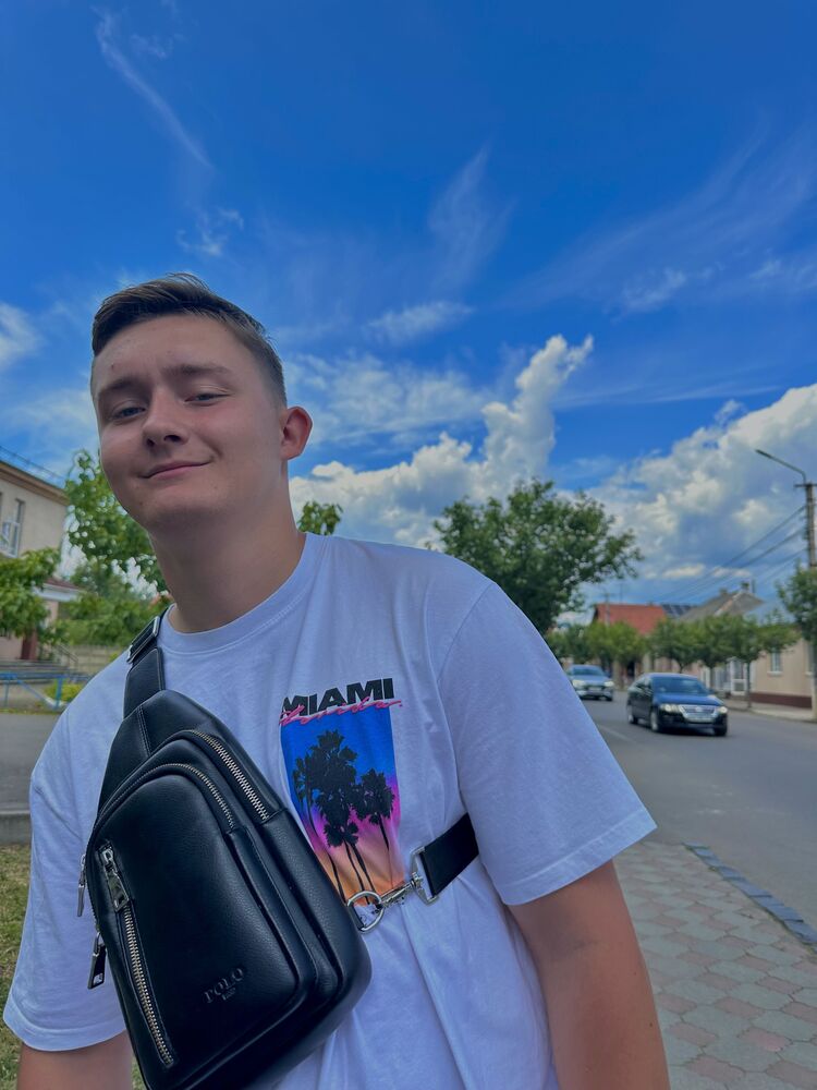  ,   Andriy, 18 ,   ,   