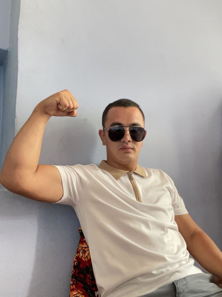  36128412  Oybek, 26 ,    