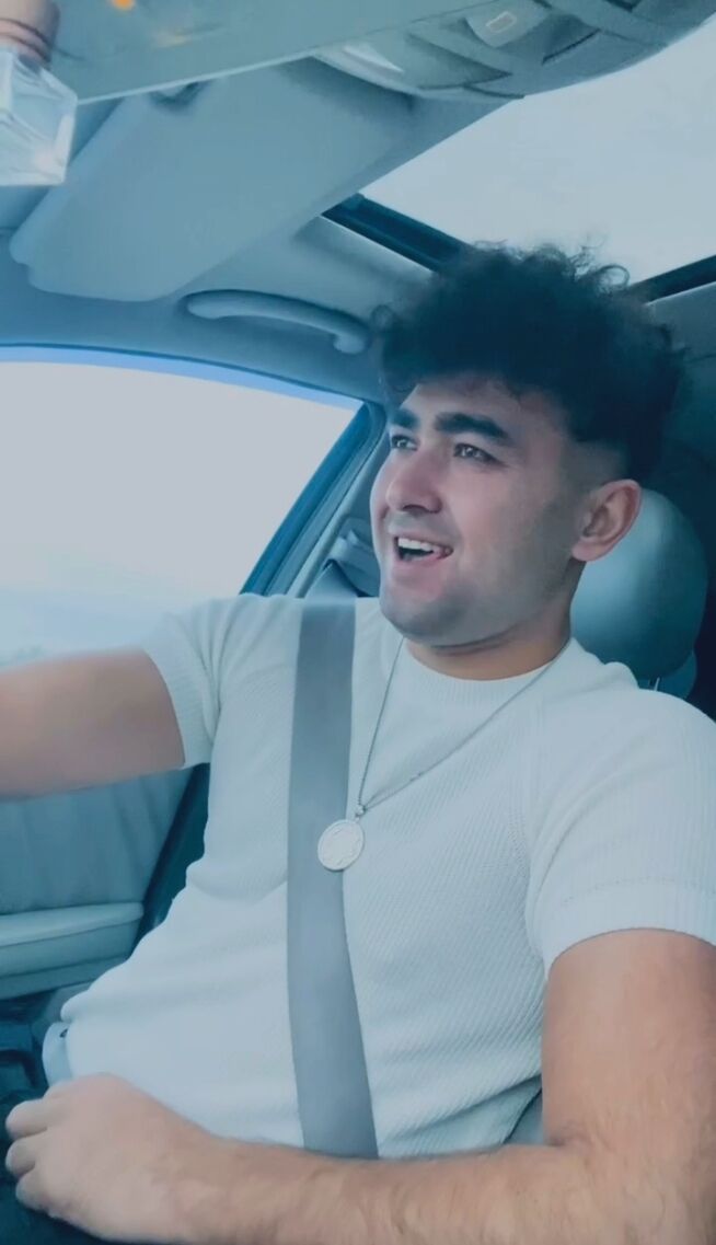  54585882  Mark, 26 ,    