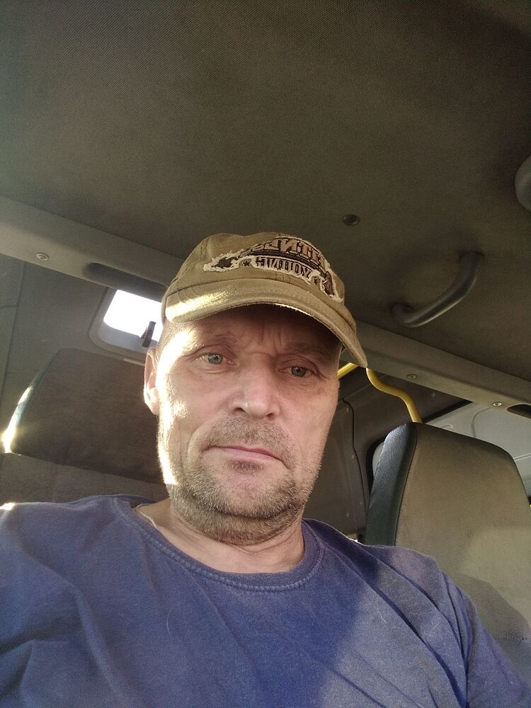  36784262  Aleksei, 50 ,    