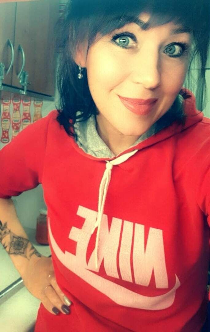 25888042  Lara, 47 ,    