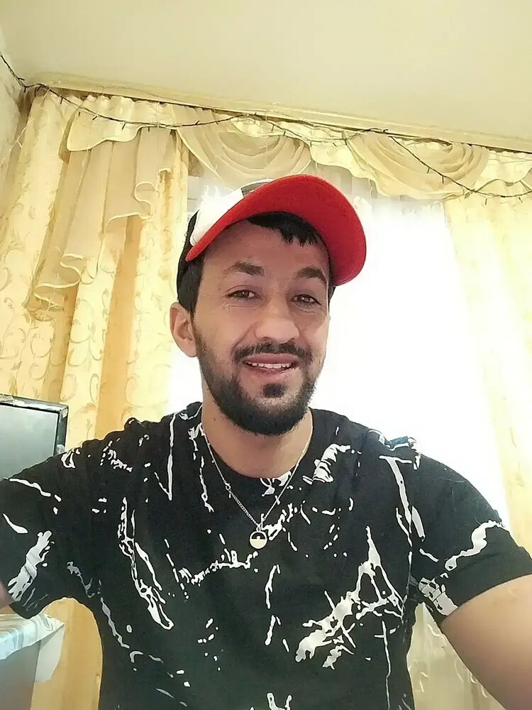  ,   Michael, 37 ,   ,   , c 