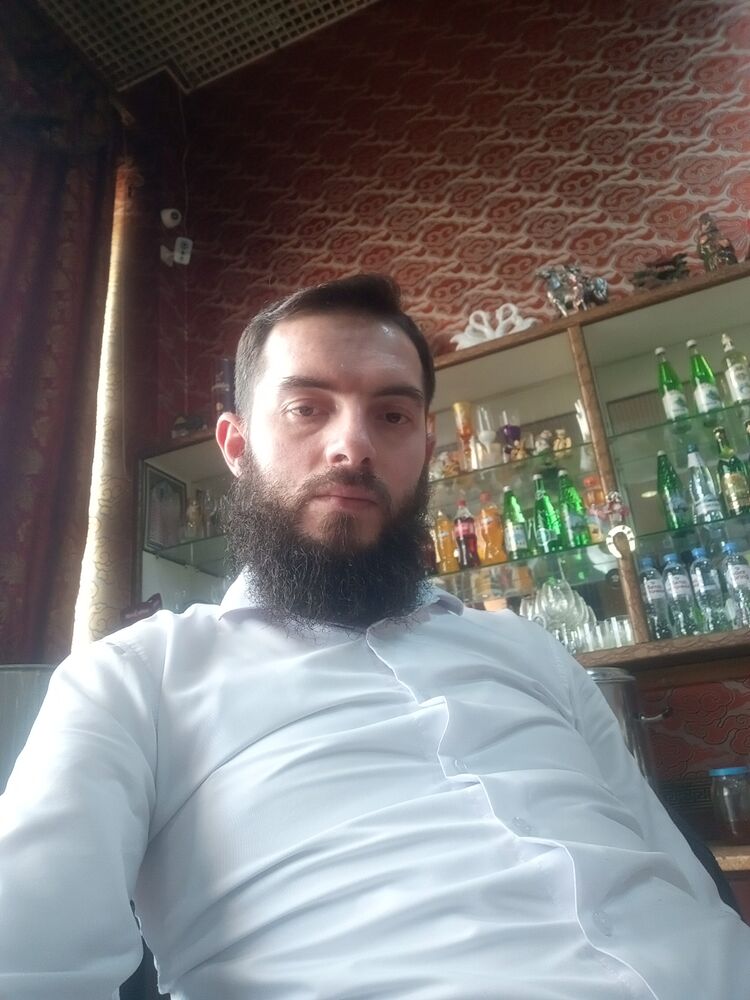  29180792  Kamil, 38 ,    