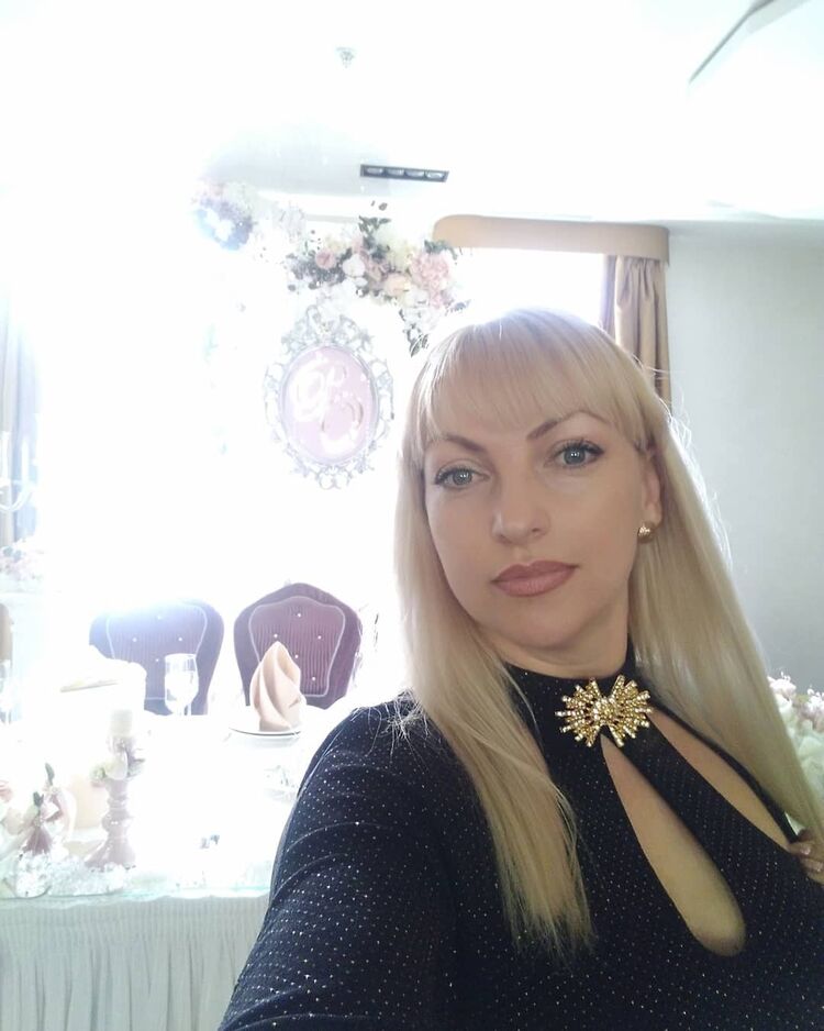  ,   Elena, 35 ,   c , 