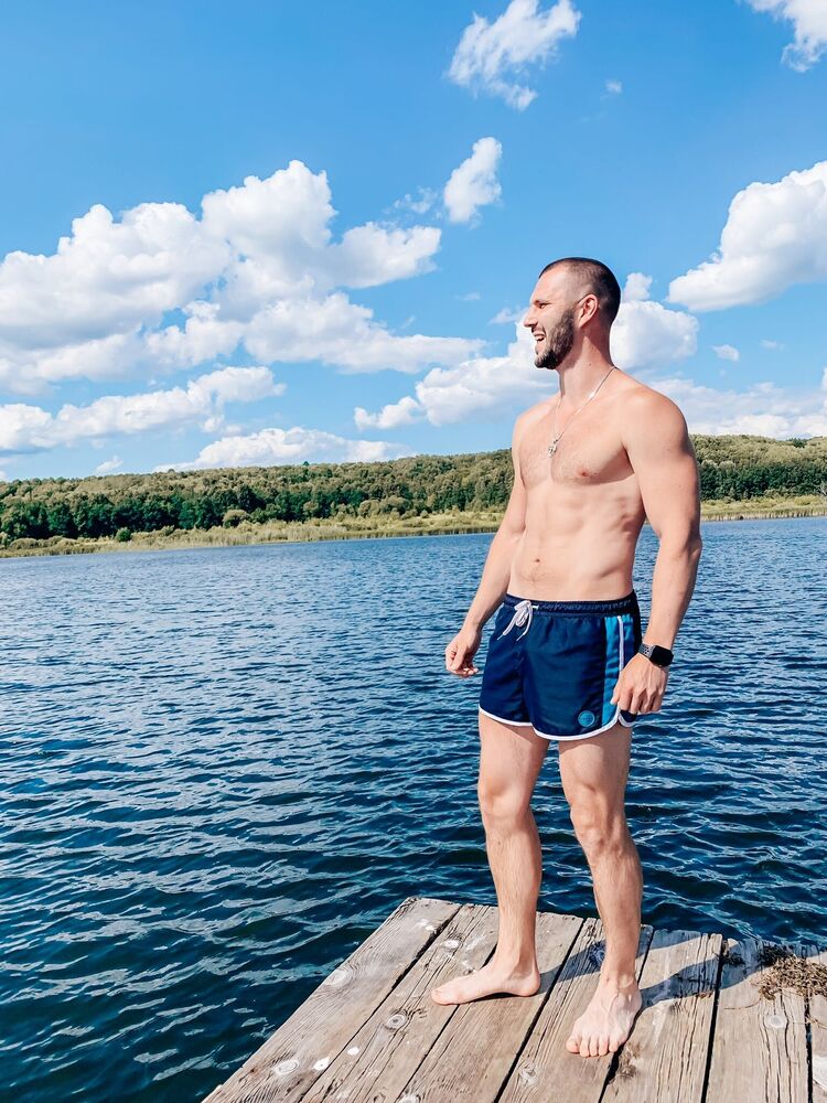  32856012  Denis, 37 ,    