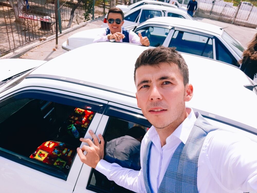  18621382  Avazbek, 32 ,    