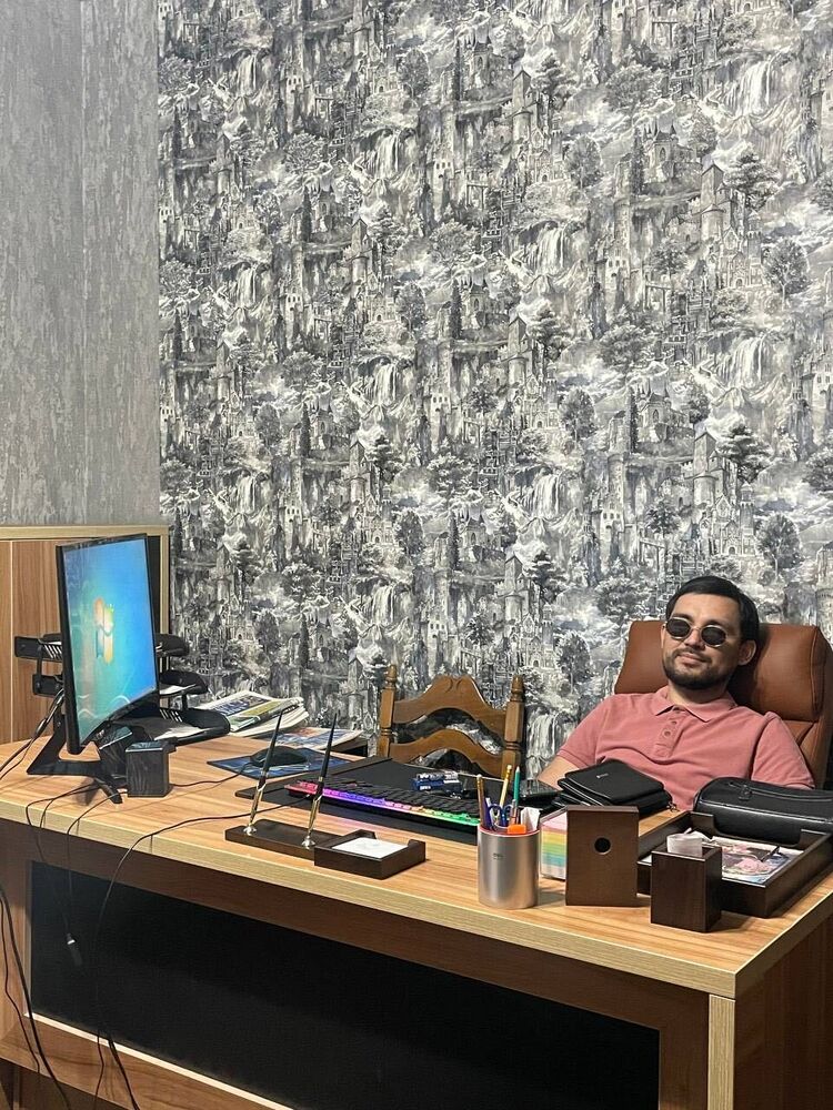  24148832  Abdumalik, 37 ,    