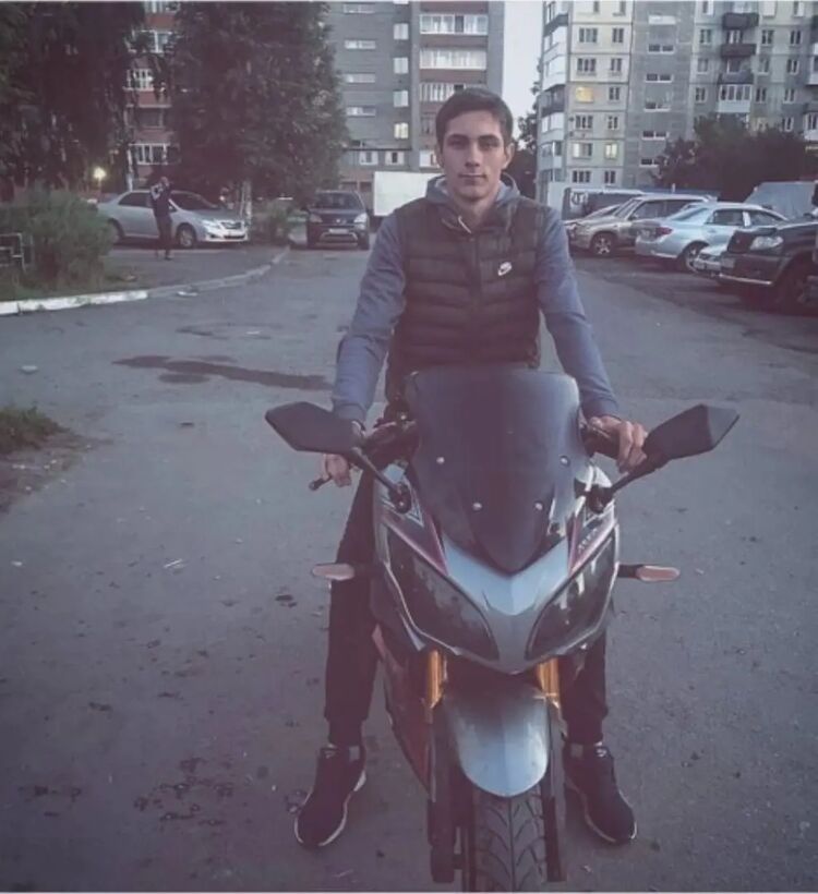  28075162  , 21 ,    