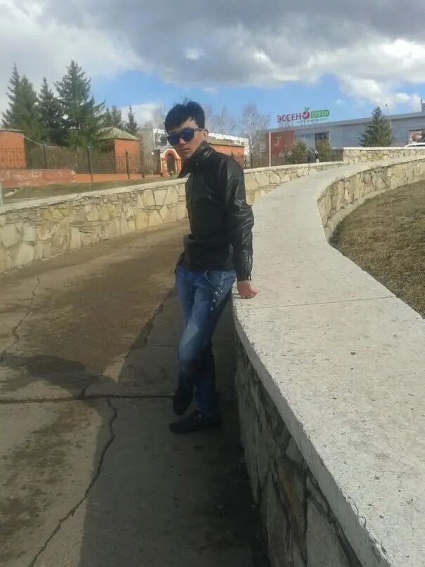 48181442  , 31 ,     