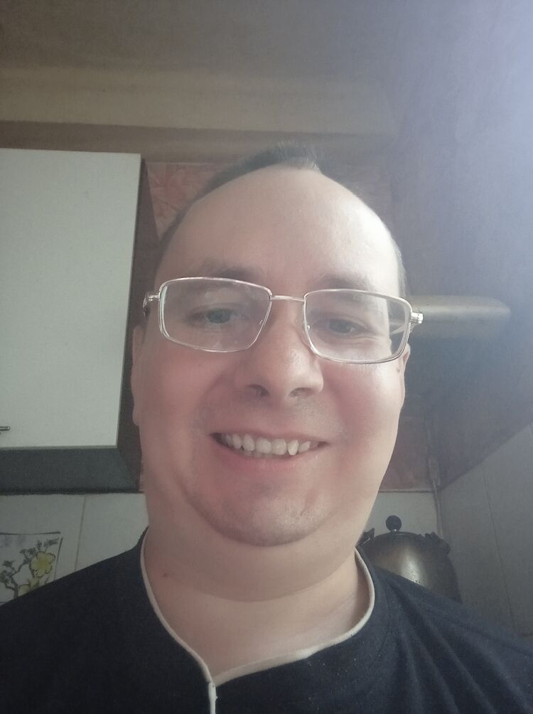  44576802  , 51 ,    