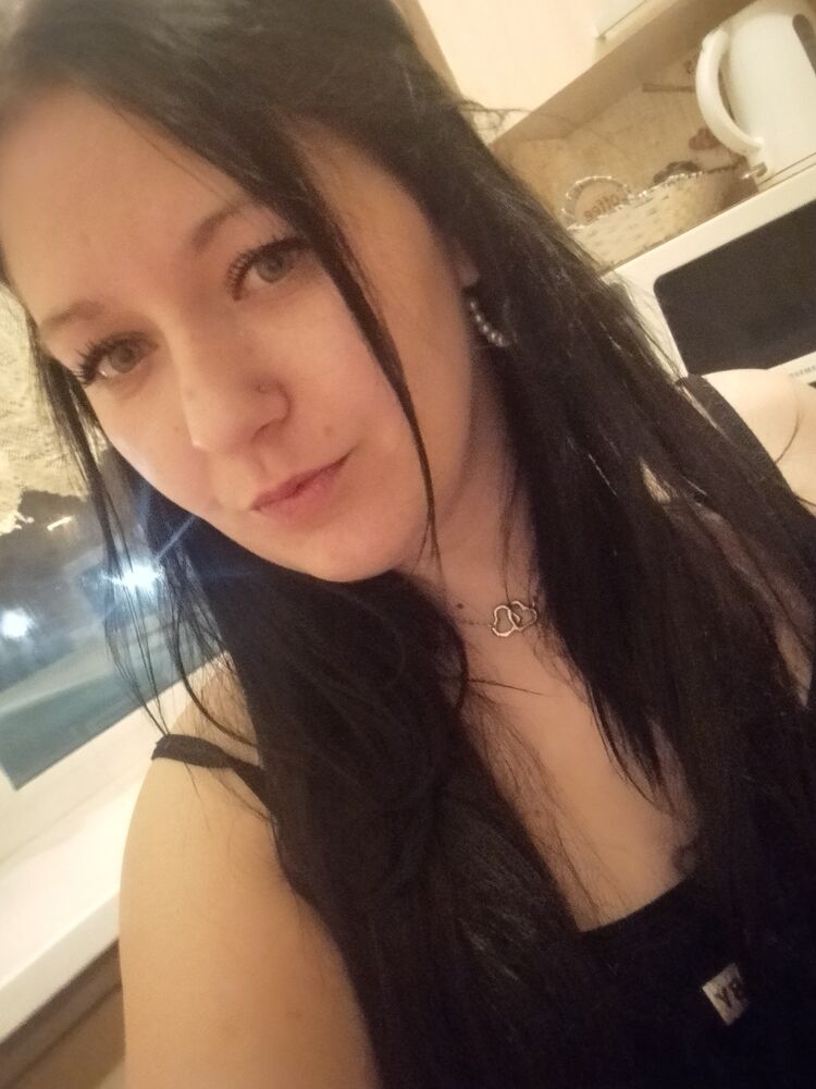  52526632  Valeria, 32 ,    