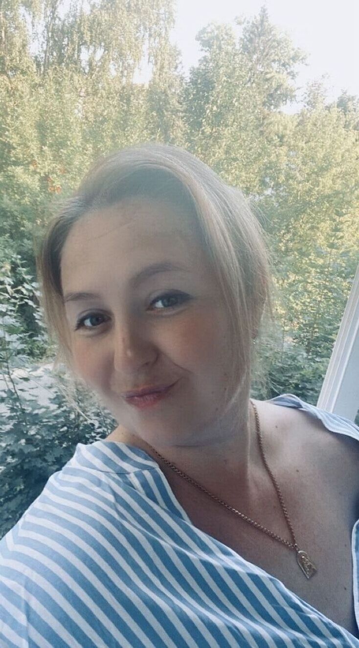  ,   Julia, 43 ,   ,   , c 