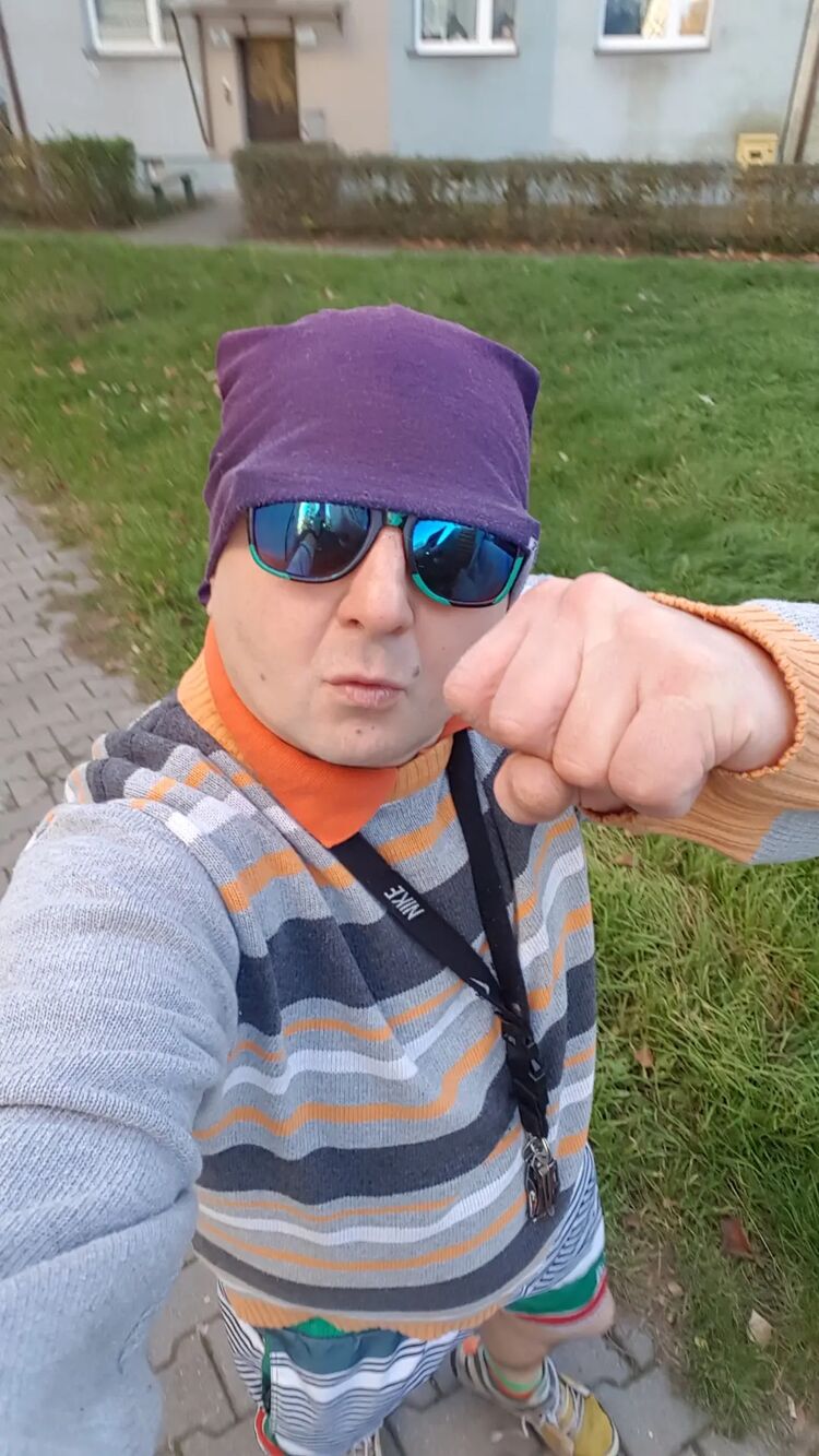  47216842  HaHaHo, 41 ,    Ruda