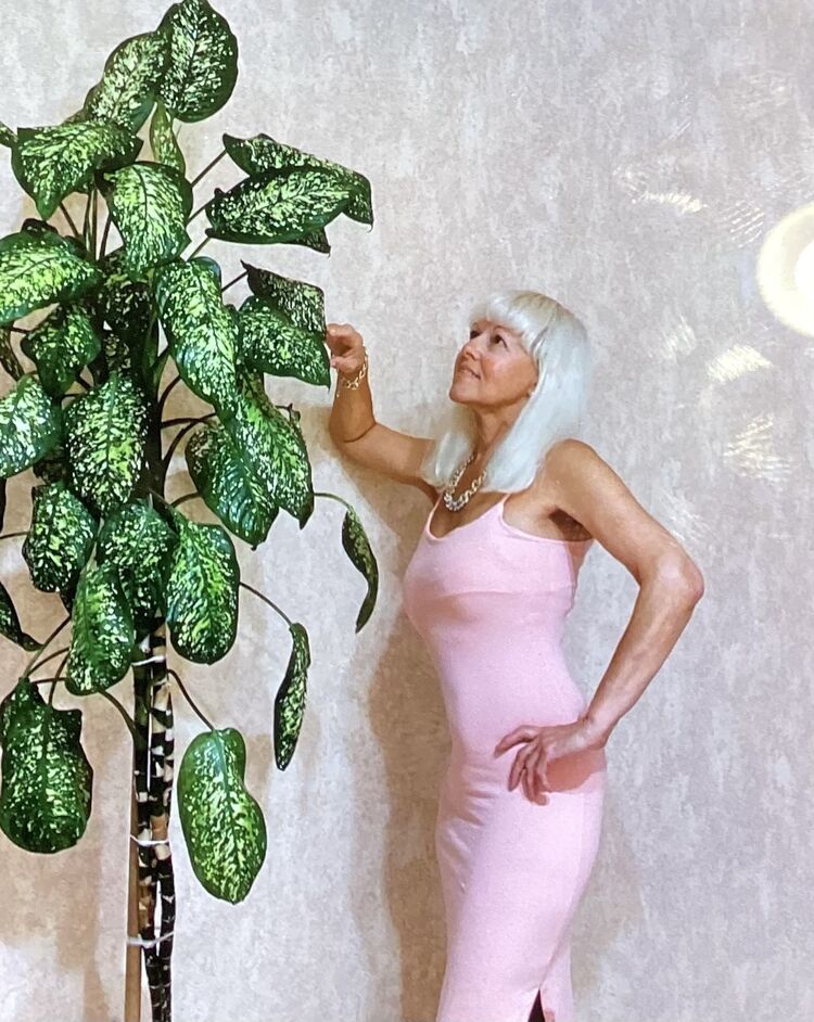  54188442  MILA, 55 ,    